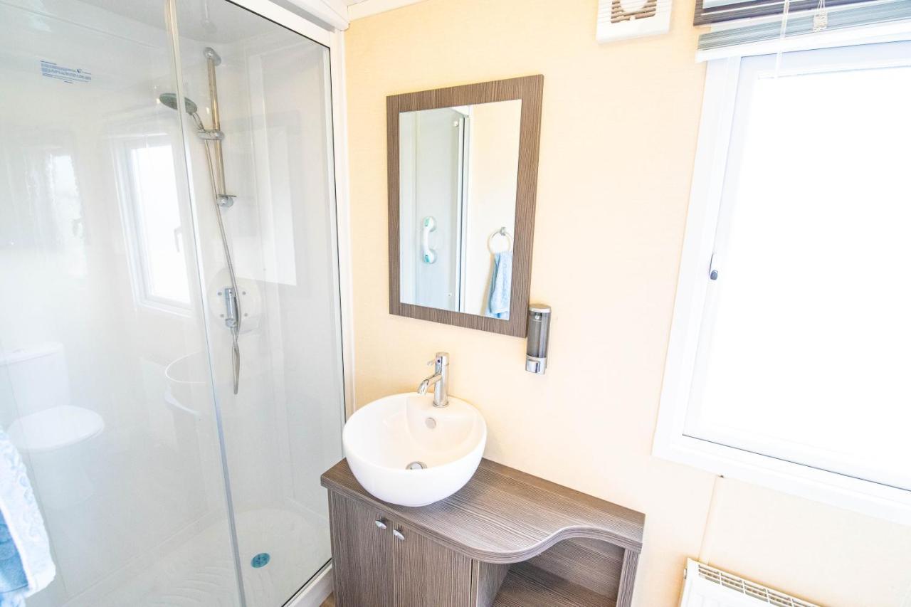 Big Skies Platinum Plus Holiday Home With Wifi, Netflix, Dishwasher, Decking Camber Eksteriør billede