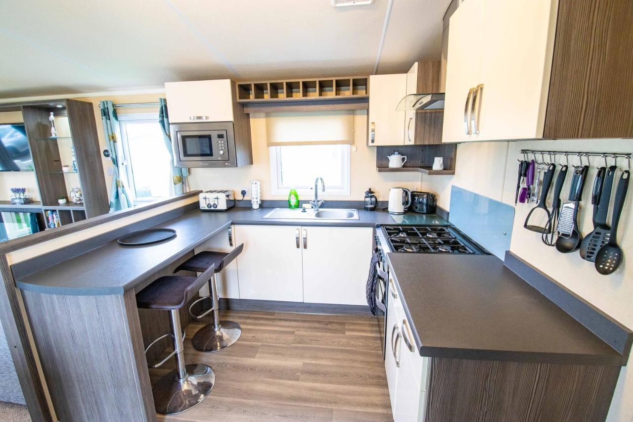 Big Skies Platinum Plus Holiday Home With Wifi, Netflix, Dishwasher, Decking Camber Eksteriør billede