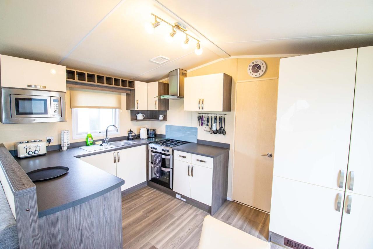 Big Skies Platinum Plus Holiday Home With Wifi, Netflix, Dishwasher, Decking Camber Eksteriør billede