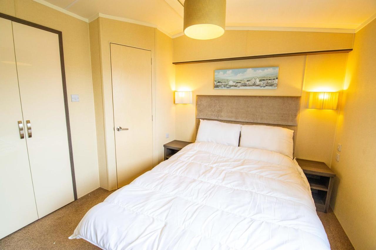 Big Skies Platinum Plus Holiday Home With Wifi, Netflix, Dishwasher, Decking Camber Eksteriør billede