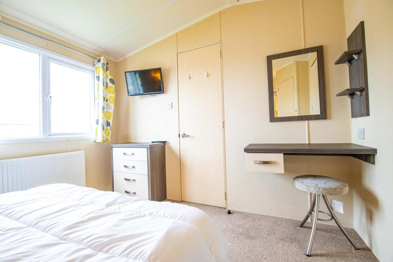Big Skies Platinum Plus Holiday Home With Wifi, Netflix, Dishwasher, Decking Camber Eksteriør billede